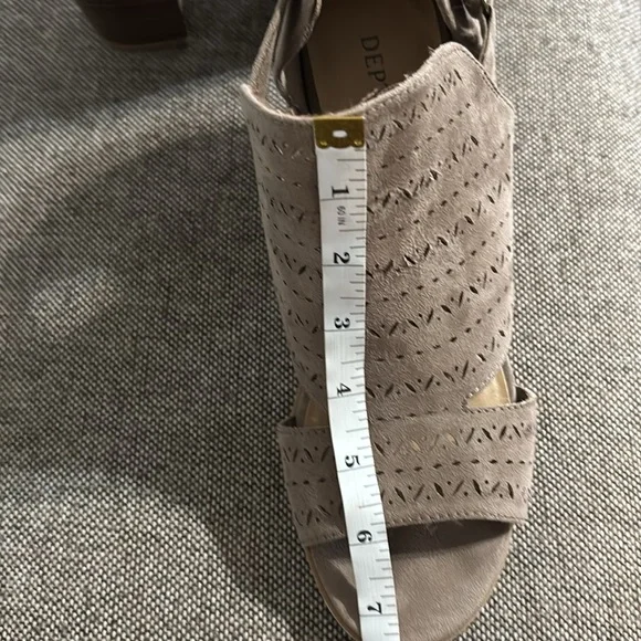 Dept. 222 tan suede heeled sandals , size 8 1/2. - Picture 14 of 15